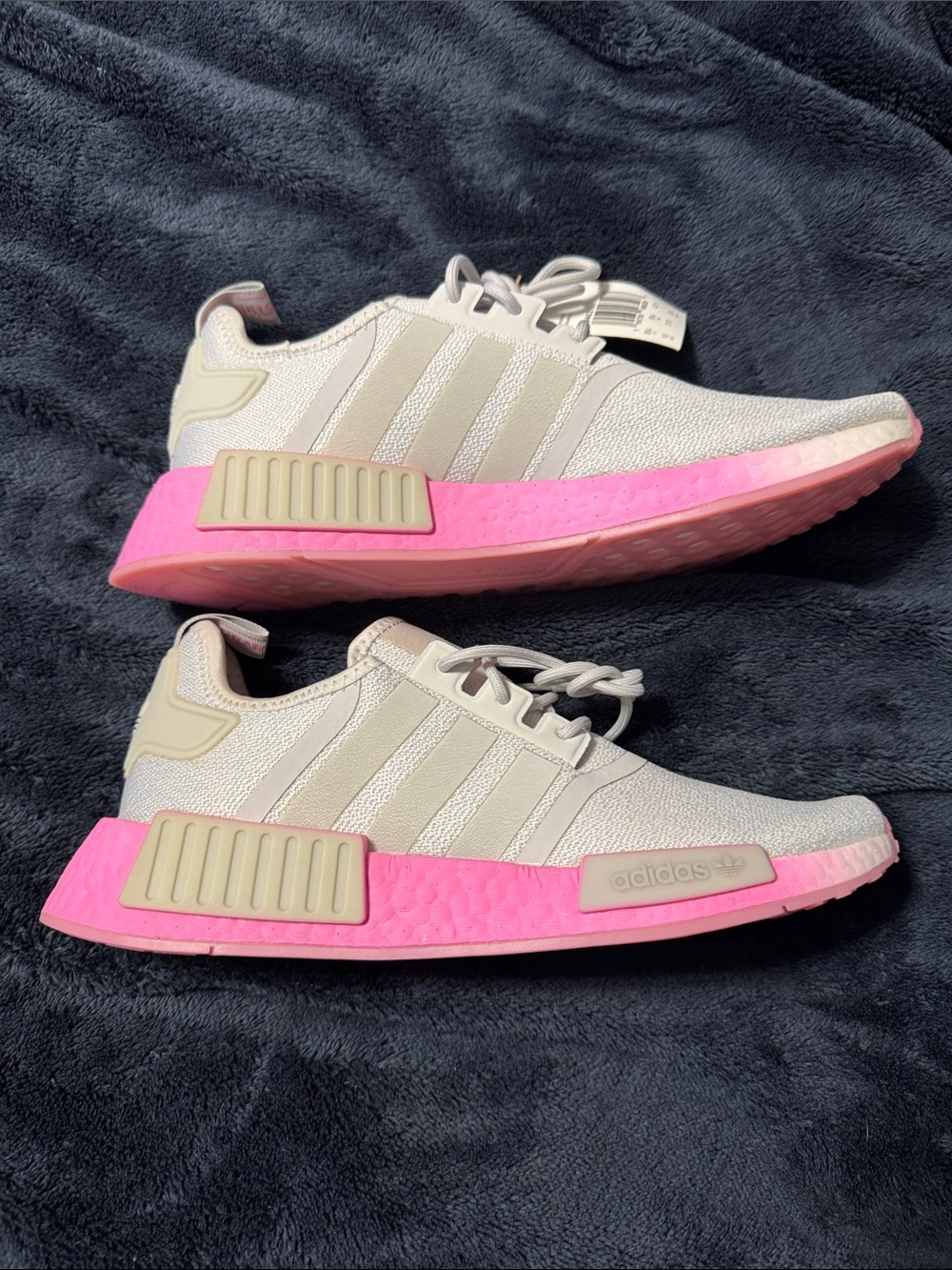 Women’s adidas light gray and pink NMD_R1, size 10, NWT - Picture 3 of 5